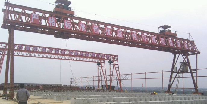 架橋建路用的T型梁造價(jià)要多少？提梁機(jī)該怎么選擇？價(jià)格是多少呢？